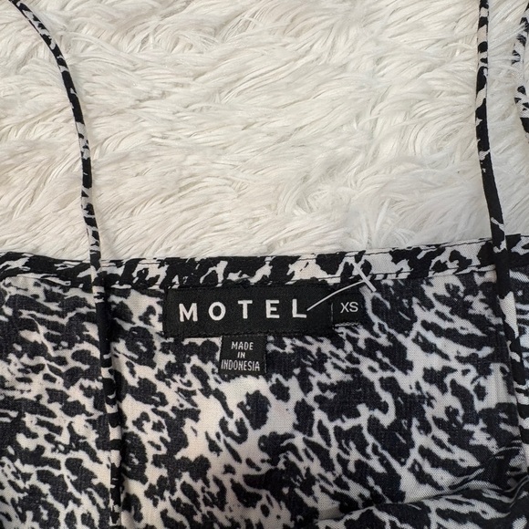 Motel Rocks Datista Dress In Rar Leopard Grey - Picture 5 of 6